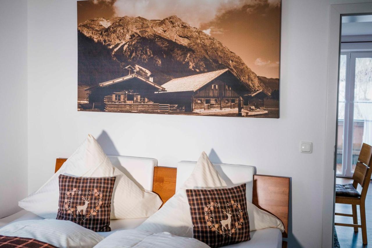 Ferienwohnungen Haus Erli Mittenwald Exterior foto