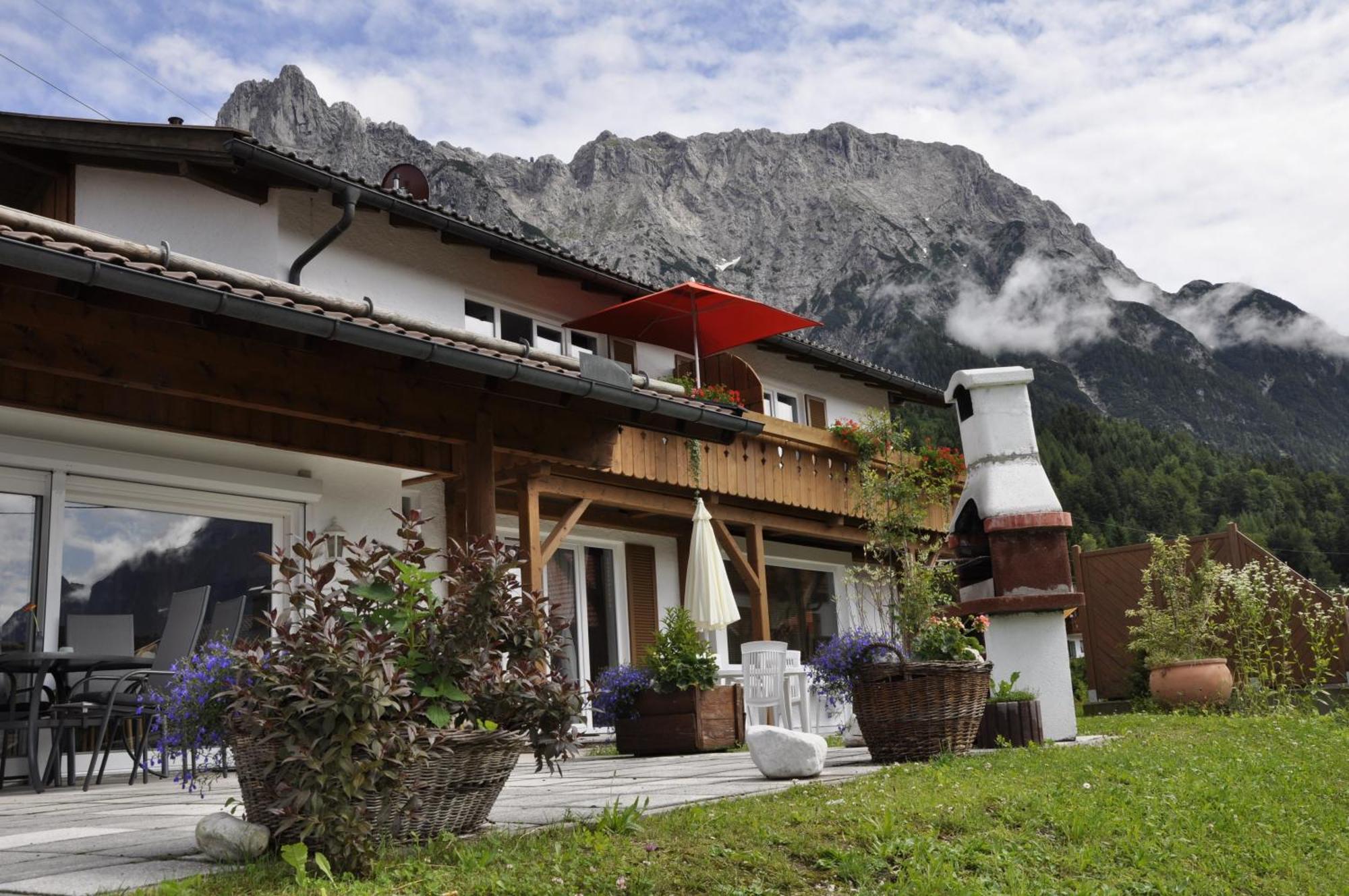 Ferienwohnungen Haus Erli Mittenwald Exterior foto